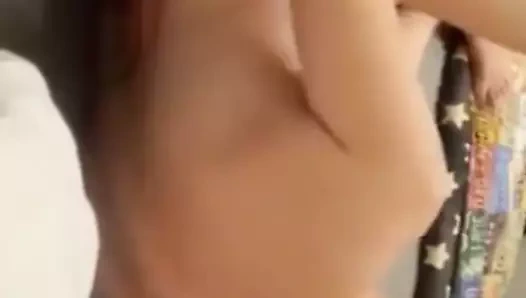 Adım anne ve üvey ortak yatak çıplak birlikte