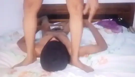 Evli Kadın Kocasının Arkadaşıyla Sikiliyor Ve Dölleniyor - Sri Lankalı Gavat