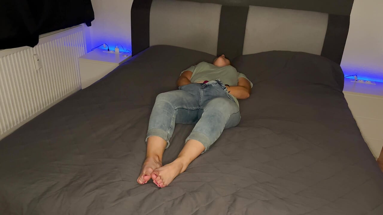 Tatmin edici ve parmaklama, çoklu orgazm, işten sonra tek başıma alıyorum. Benim ve senin için zaman, mastürbasyon