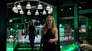 Ciara Renee, Katie Cassidy, Caity Lotz - LegendsOfTomorrow
