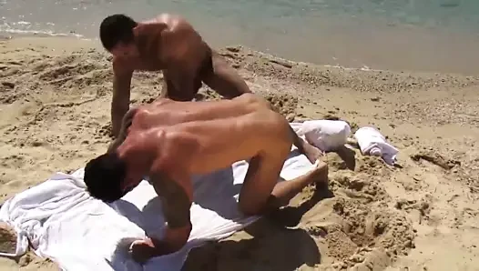Jessy Ares ve Mitchell Kayaları