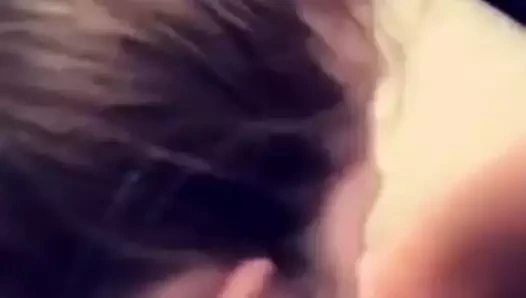 Yeni kız arkadaşım sikimi emiyor