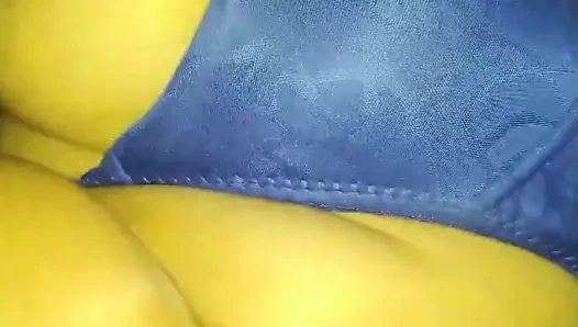 MAdura tetona Sumisa