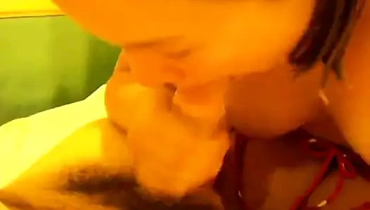 karısı ile güzel göğüsleri emme kapalı onu arkadaşı üzerinde tatil