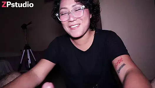 Üvey kız kardeşler Dafri bana şehvetli bir sakso çekiyor o çok sürtük