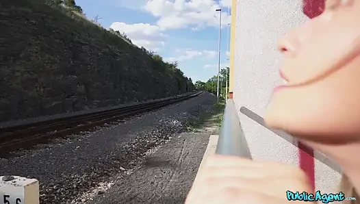 Kamu görevlisi - Stacy Cruz para için mükemmel göğüslerini teşhir ediyor ve büyük yarağa biniyor