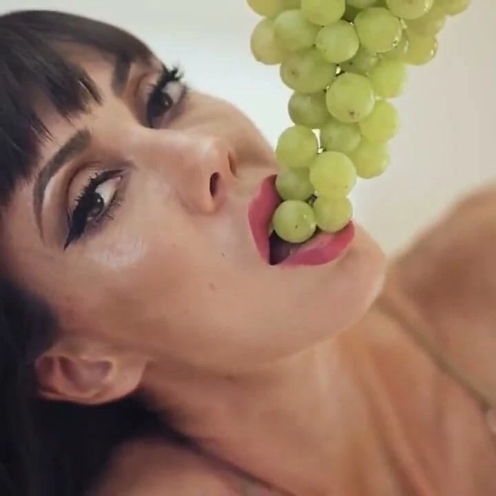 Sofia Star Tease