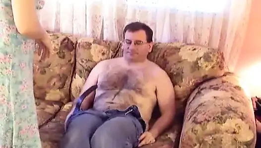 Genç kızla yaşlı adam