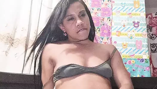 Teen's yastık mastürbasyon orgazm