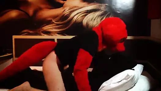 Kertenkele ve oyuncak ilk kez toz haline