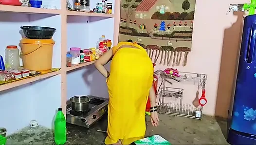 DÖRTLÜ HINTLI DESI ÇIFTIN ARKADAŞLARı TEK YATAKTA SERT SIKIŞIYOR VE ÖPÜŞÜYOR VIDEO