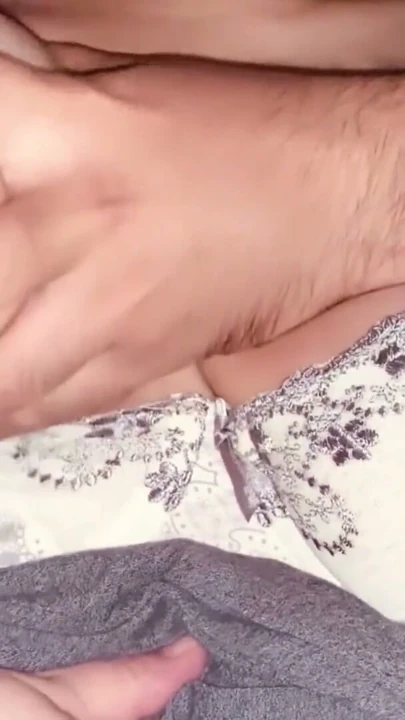 Koca ceza hile eş ile büyük memeler tarafından slapping ona büyük memeler ve squeezing ona memeler göğüsler sert | Klip 1