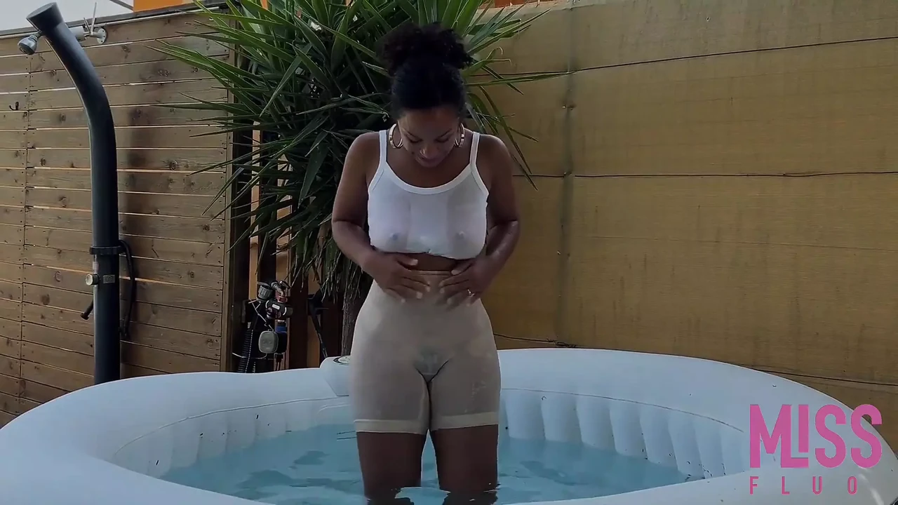 Wet Pants Try on