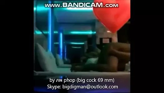 Tayland büyük horoz yani sıcak seks