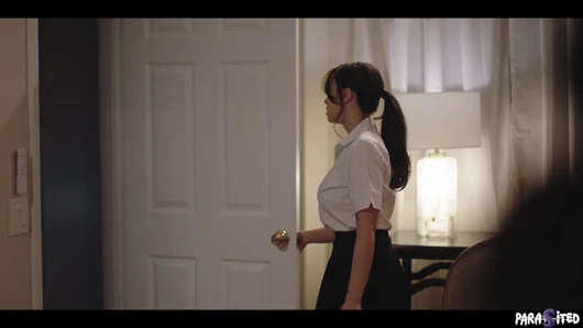 Parazitli lezbiyen evde raider sert grup seks partisi - şeytan ele geçirilmiş kızlar ailenin peşine düşüyor