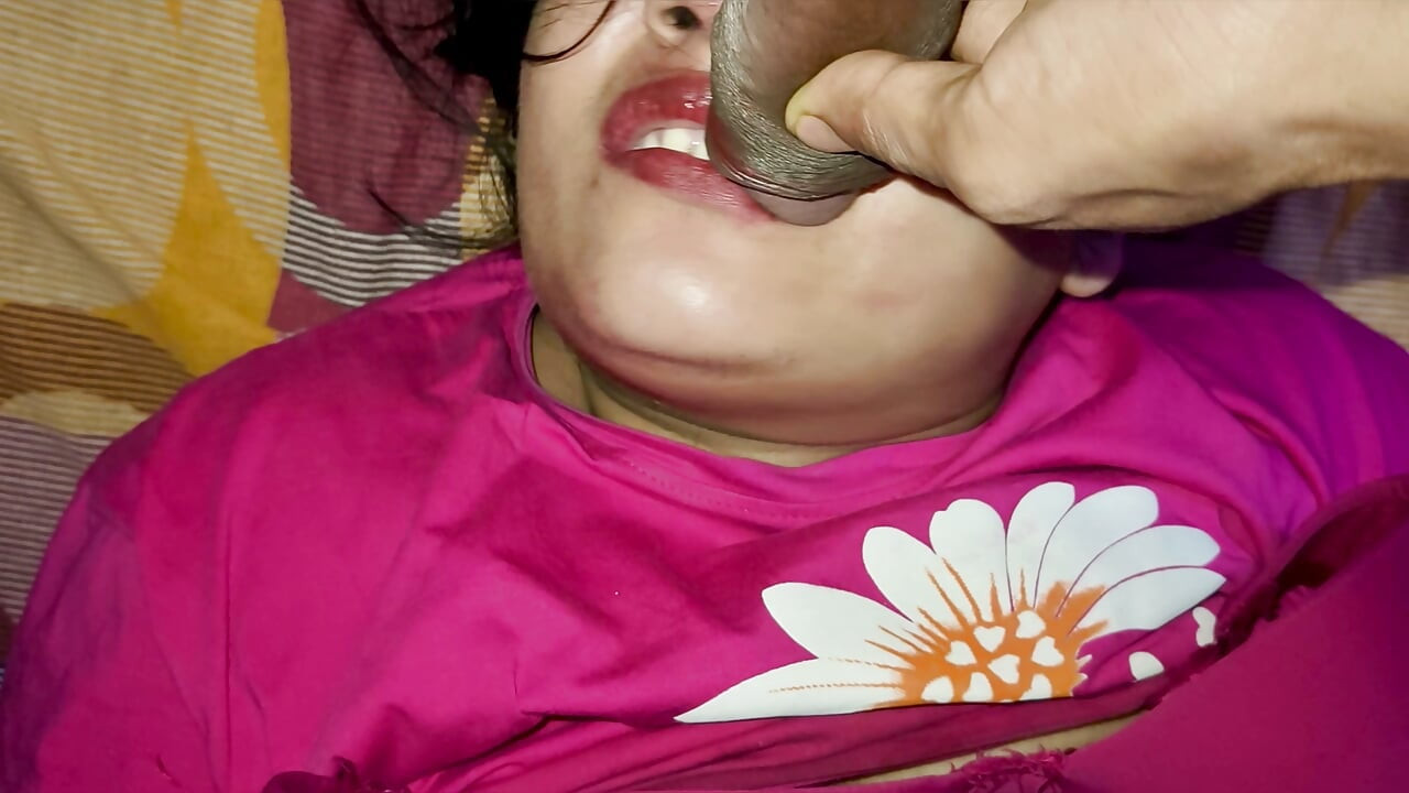 Aaj mom ko jabardasti choda