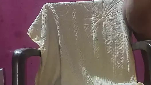 Hintli köylü kız geceleri devar ile seks yapıyor