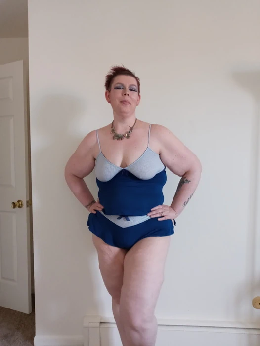 Ravengayle69 şirin görünüyor ve kendini hissediyor