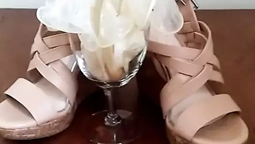 Carol'ın topukları prezervatifle