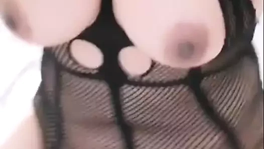 Londra Hint eski giyinmiş olarak bir sürtük dans