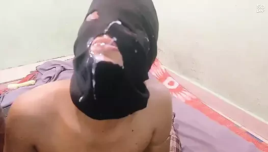 Aaj pahli baar bhabhi ne mere gaar me khira daal kr pela aur gaar faar diya bahut dard ho raha tha dosto