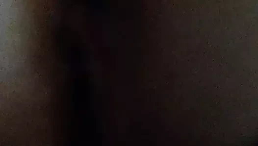 Kaltak kendini bitiriyor (kötü aydınlatma)