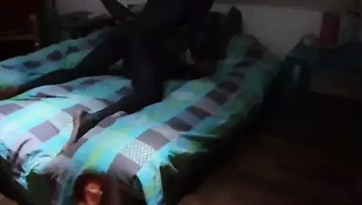 Videz-vous les mecs bbc cum bukkake