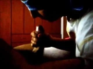 Milica iz BG-a se igra sa kurcem