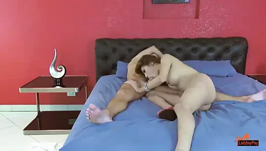 Ladyboy çan becerdin sert