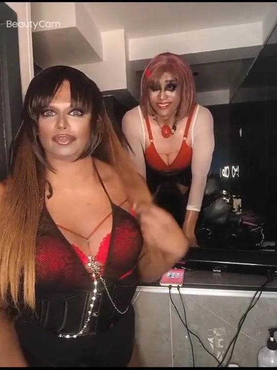 Asya şeytani korkak tek başına oynuyor - daha büyük yapay penis sürme