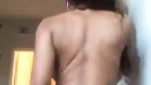 Moriah sıcak dans ediyor