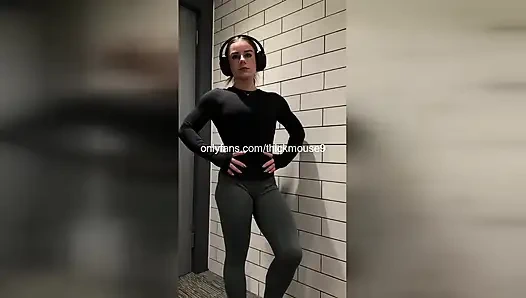 Accidente de Instagram Live: virgen de 18 años en gangbang - ¡agujeros destruidos y preñados!