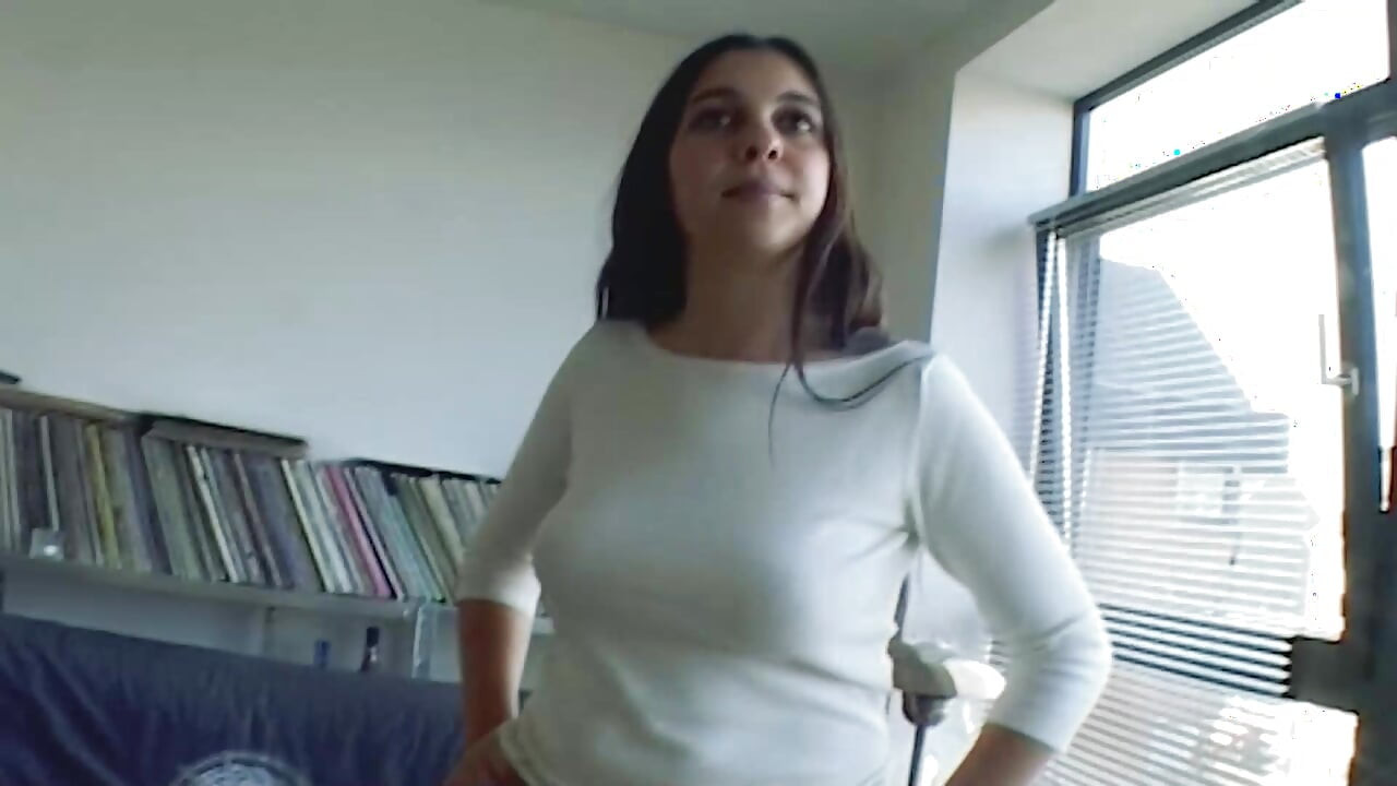 Alman kız seksi görünümlü bir vücut seviyor Mastürbasyon ve sert bir horoz sürme