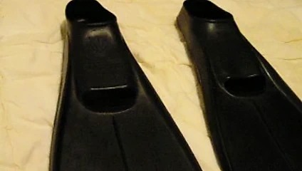 my black rubber flippers - ich liebe Gummiflossen
