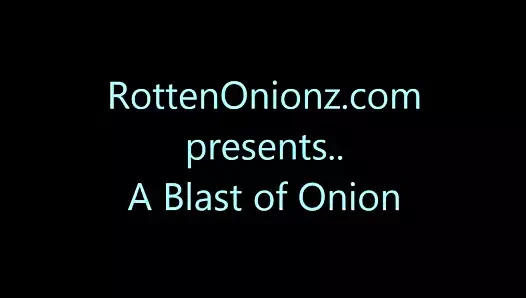 Deri görünümlü taytlarda seksi osuruklar