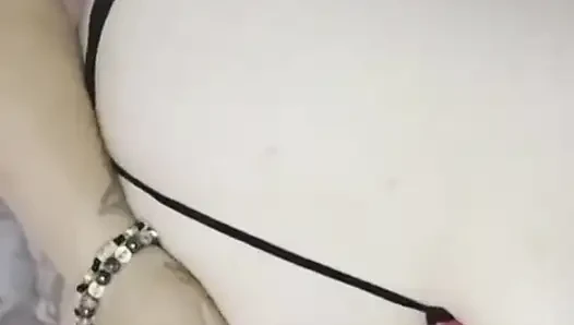 Götümü sikiyorum ve Rose ile amıyla oynuyor