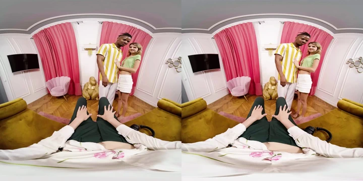 Erkek arkadaşın sevgililer günü için sana üçlü seks sunuyor