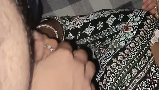 Mene meri soteli bahan ko pel diya