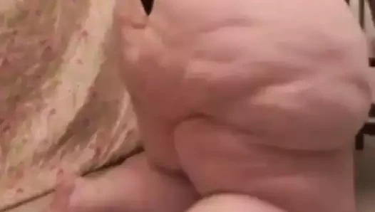 Büyük götlü olgun iri güzel kadın