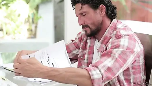 Gina Valentina ile ev faturalarını ödüyor