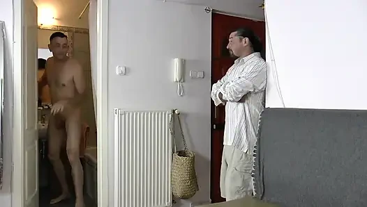 Bu Alman nine yaşlı amcıklar için can atmış genç bir adam tarafından sikilmeyi seviyor