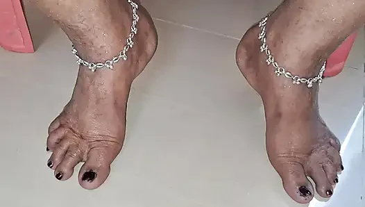 Çok Güzel Vücudum Dokunmanı Bekliyor