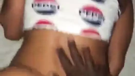 Bbc uzanıyor dışarı kedi