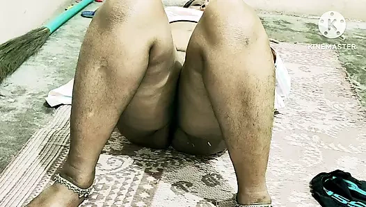 Hintli orta yaşlı seksi kadın komşusunun sikini sikiyor