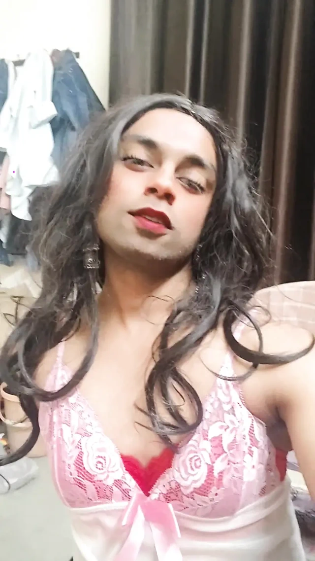Femboy götü üzerinde çalışıyor