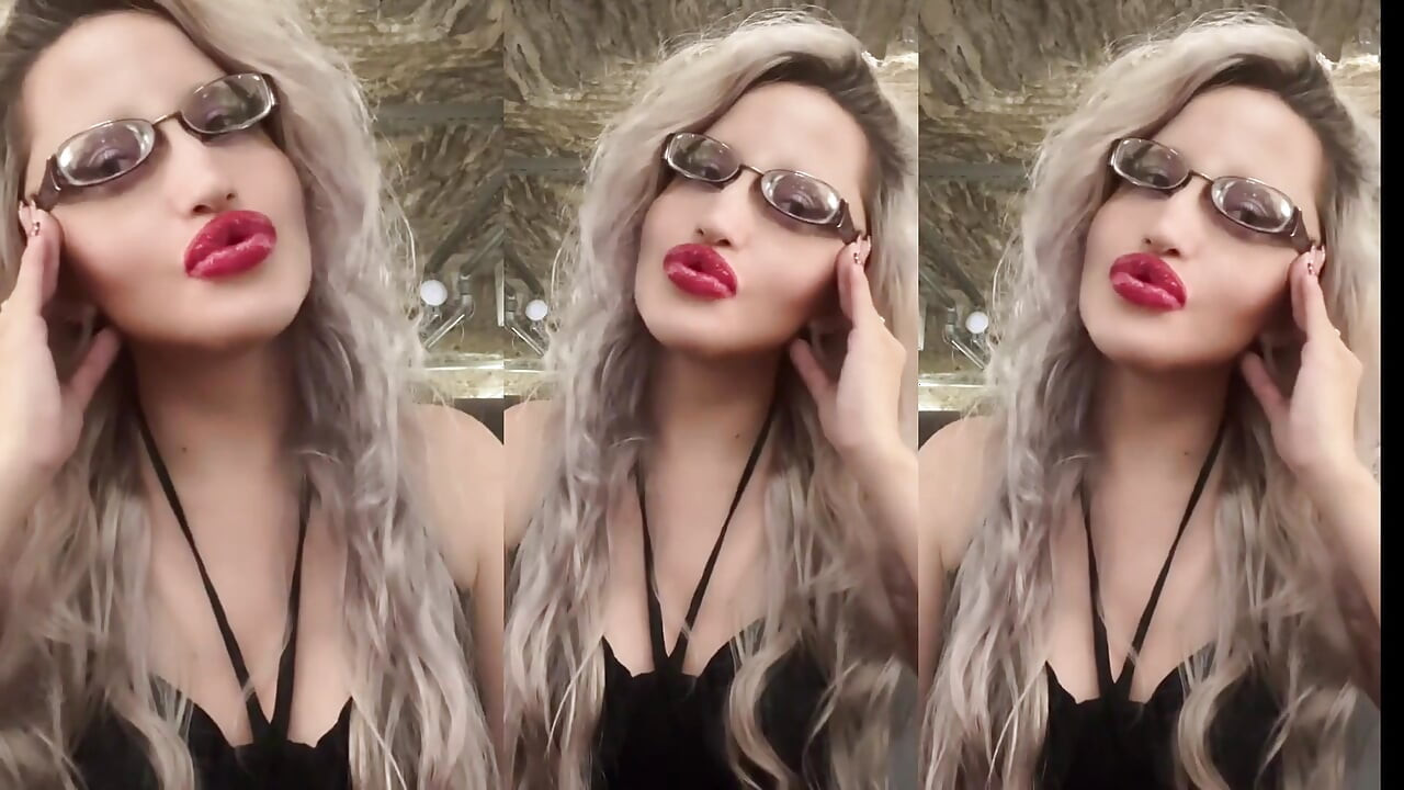 Findom Goaldigger tarafından klipe itaat etmeyi seven iyi kızlar için mükemmel kadın kılıklı bebeğimsin