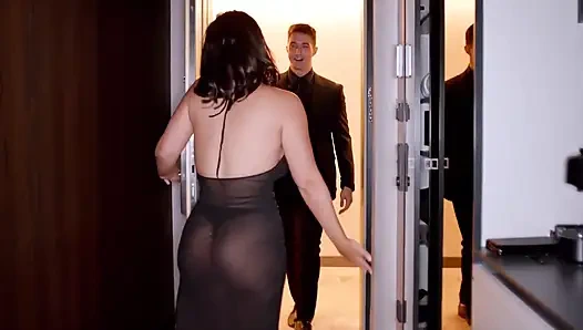 La sirena 69 ile ırklararası üçlü grup seks dersi alıyor