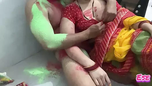 Naukarani Ne Apne Malik ko Dekha Bathroom Mein Nanga Holi Ke Din ..(Real Hindi Audio)