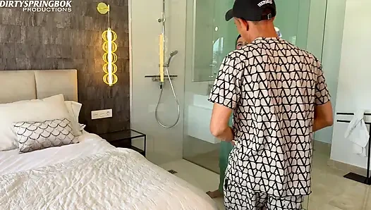 Seksi tesettürlü hizmetçi patronunu sikiyor
