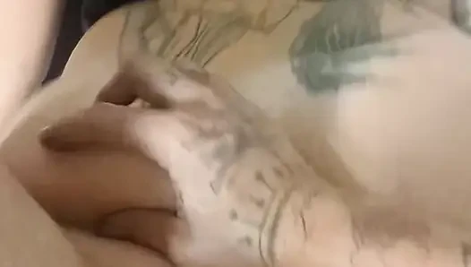 Babam beni kesinlikle yüksek sesle yapıyor